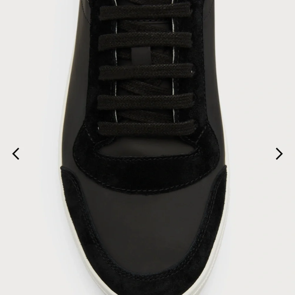 BURBERRY SNEAKERS - Picture 3 of 5